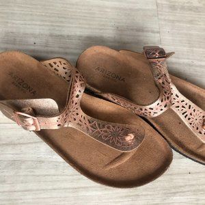 Arizona Jean Co Thong Style Sandals Rose Gold with Rose Gold Accents Size 9